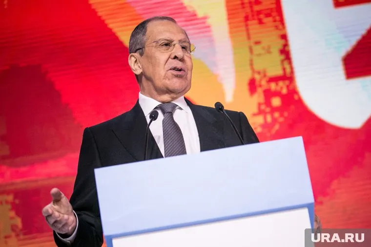 Лавров заявил о попытках Запада заставить страны мира изменить отношение к РФ