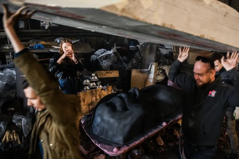 Изготовление Индустриального младенца от арт-группы LKKL. Свердловская область