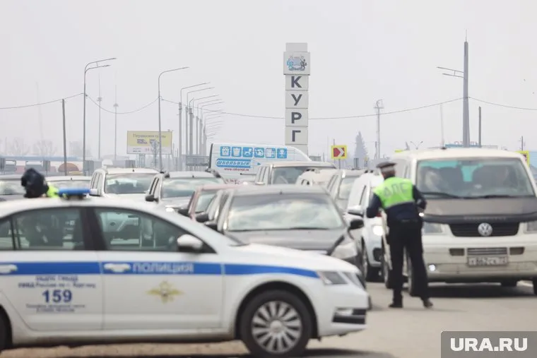 Трассу в Курганской области перекрыли из-за пожара