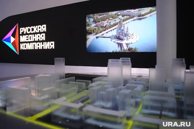 С учетом того, что бокс в Екатеринбурге – и спортивное событие, и статусное светское, 5 мая - важный день для имиджа "РМК" и ее проектов