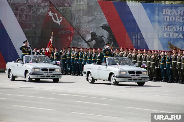 Октябрьская площадь оказалась недоступна для военных
