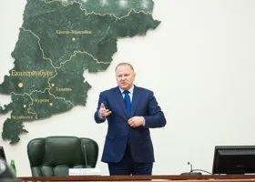 Уральский полпред приехал в Тюмень на любимом транспорте Николая II