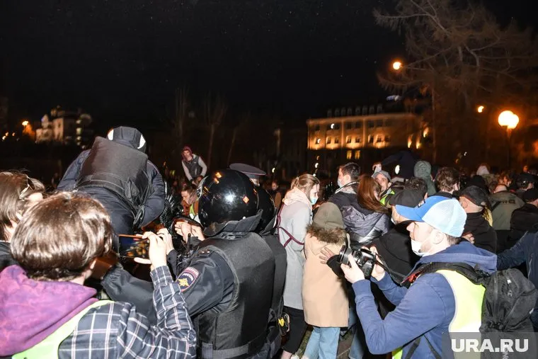 Об уголовном деле по итогам зимних несанкционированных митингов в Екатеринбурге стало известно 21 апреля — в день новой акции