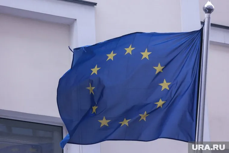 Европа должна закрепить на законодательном уровне объемы и сроки помощи Киеву, считает Данилов