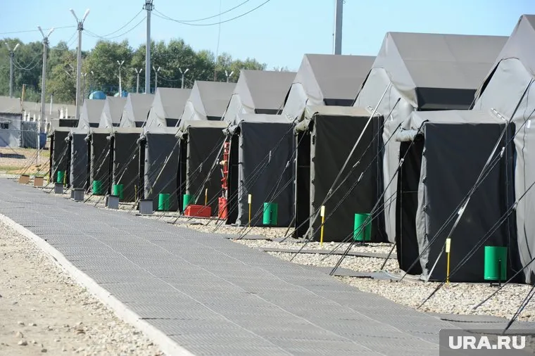 Палаточный лагерь удалось собрать за 12 дней