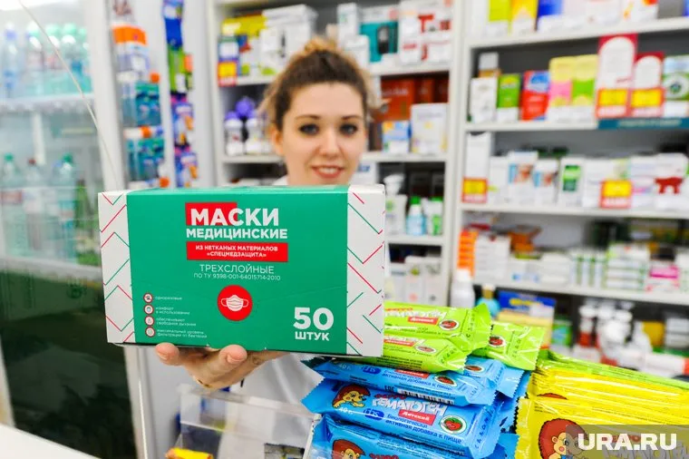 Некоторые аптеки завысили цены на маски до 70-100 рублей