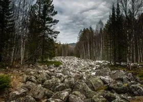 Пещера-дворец, озеро в горах и деревья-гиганты: осенние туры из Екатеринбурга