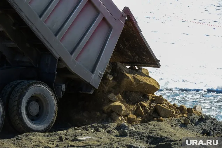 Народный избранник «забыл» о принадлежащем ему грузовике