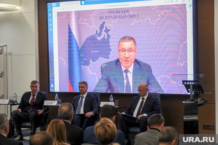 Полпред Владимир Якушев заявил о кадровом дефиците на машиностроительных предприятиях