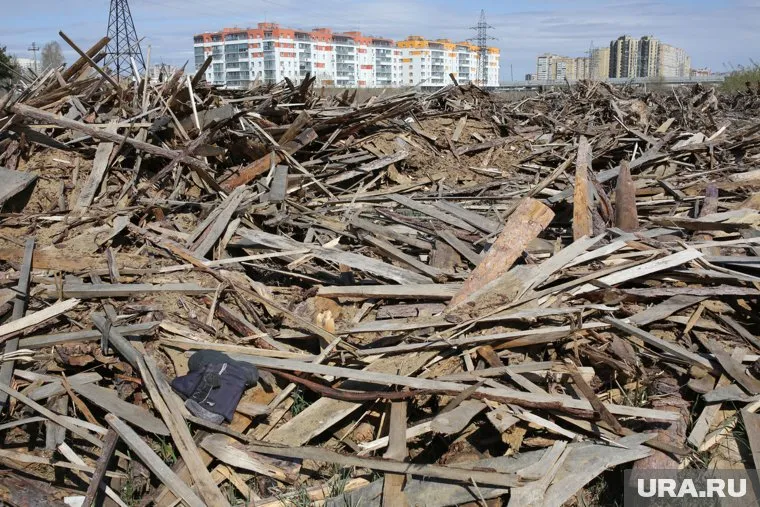 Свалка пролежала у ЖК около трех месяцев