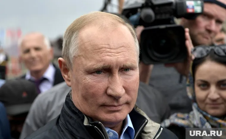 Владимир Путин пообщался с жителями Калининграда