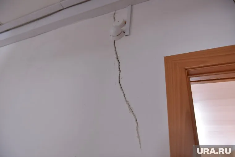 Глава СКР разбирается в курганском деле о жилье с трещинами