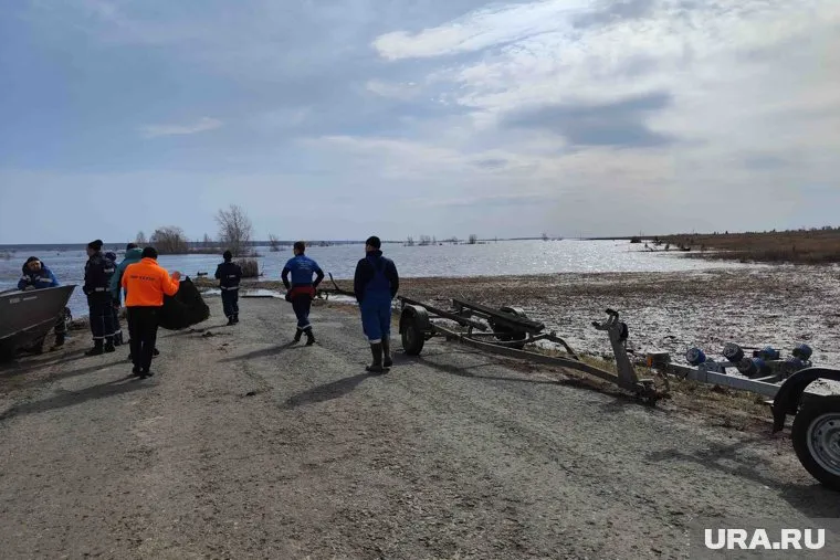 В Звериноголовском закрыли переправу