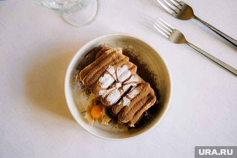 Журналист URA.RU выяснила, дороже ли питаться продуктами с сахаром