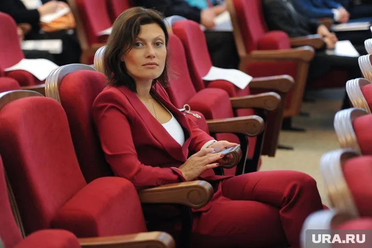 Марина Карелина в шоке от обычного купе в поезде