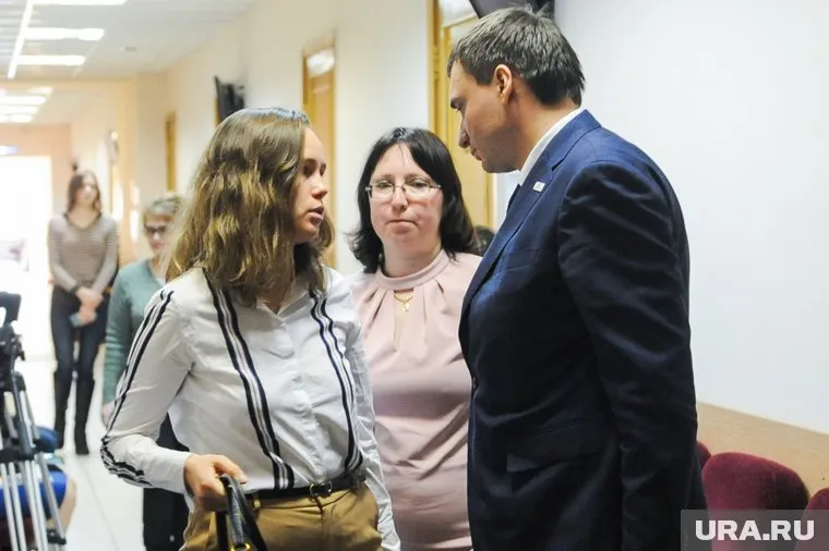 Антон Шарпилов (справа) удовлетворен решением суда, его экс-супруга Мария (слева) — нет