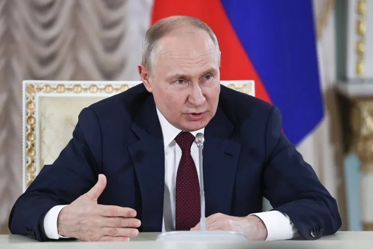 Президент России Владимир Путин на итоговой пресс-конференции саммита "Россия-Африка". Санкт-Петербург