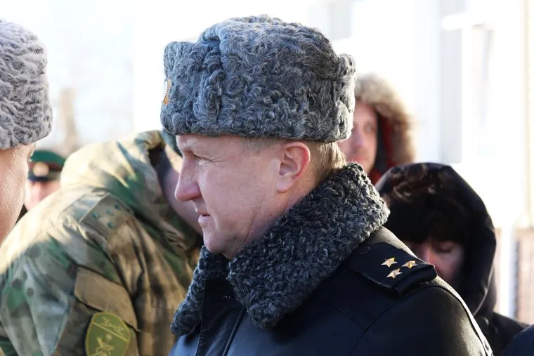 Церемония вручения ордена мужества родным погибшего в ходе СВО солдата Владислава Дятлова. Село Введенское. Курган 