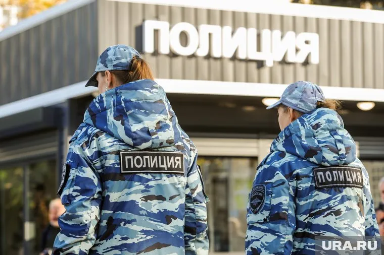 Мужчина вызвал сотрудников полиции, чтобы они помогли разобраться с военными