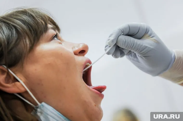 Николай Крючков отметил, что при ПЦР-диагностике мазок нужно брать из носоглотки и ротоглотки