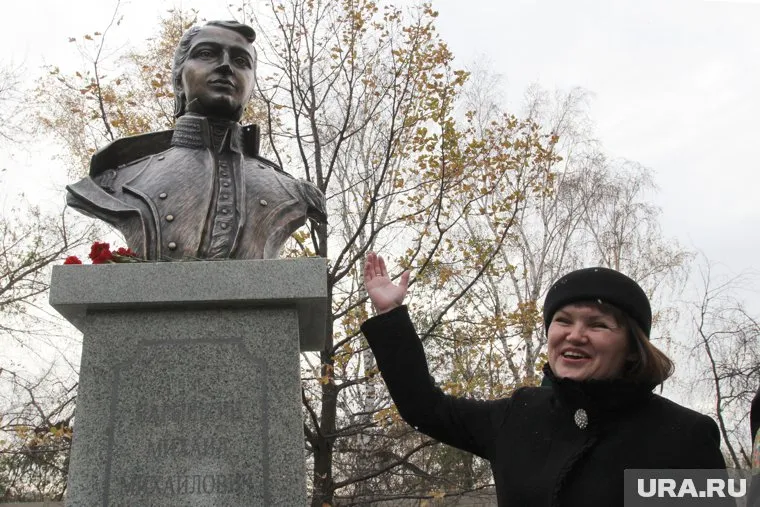 Автор памятника Нарышкину Ольга Красношеина