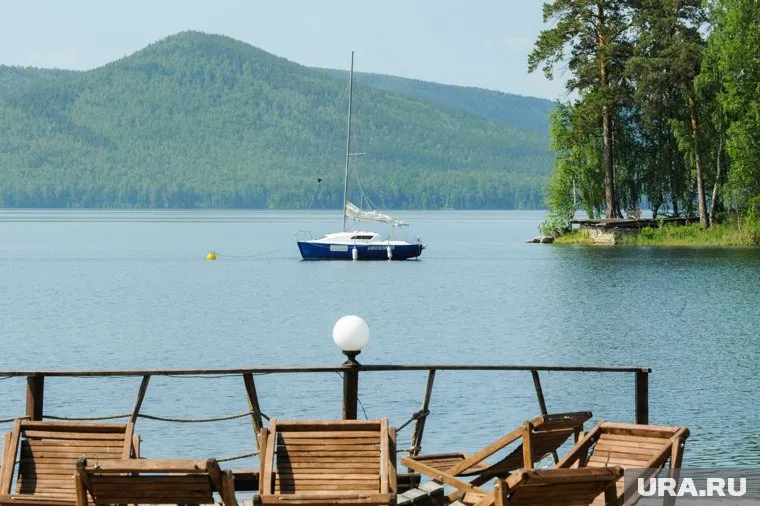 Стоимость отдыха на челябинских озерах начинается от 2 800 рублей на двоих за сутки
