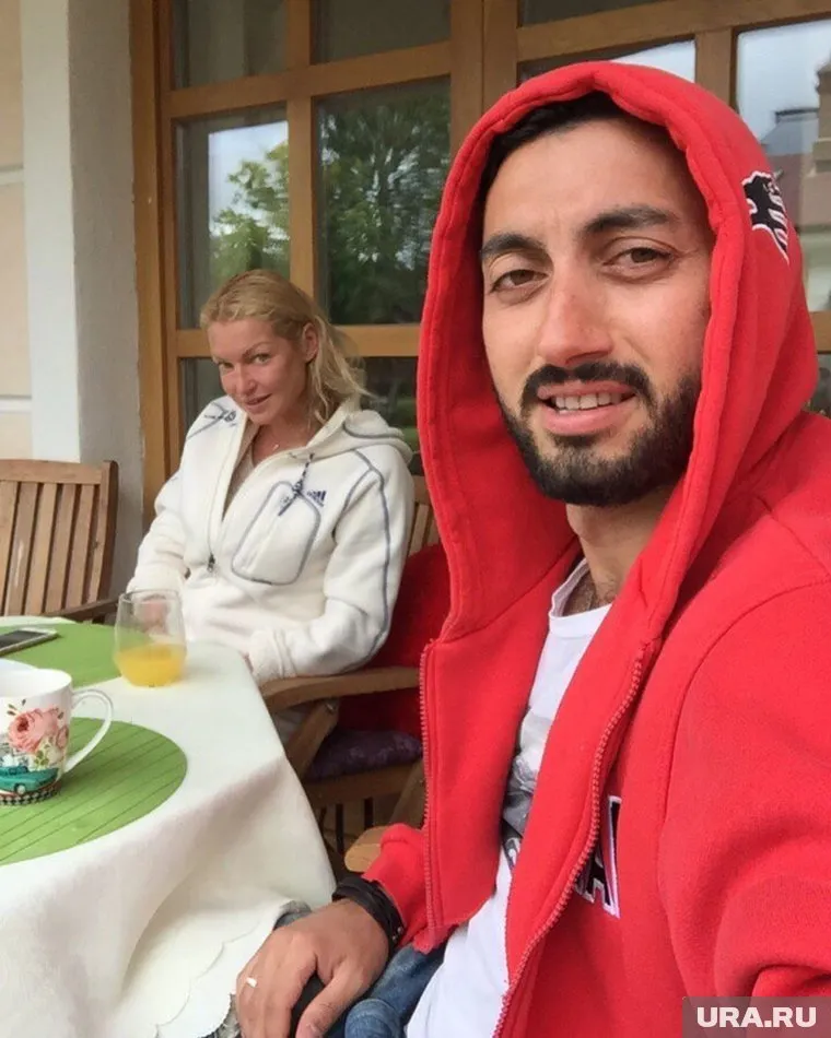 Подписчики осудили Дзотова за наведение «хайпа»