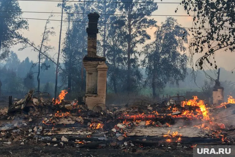 Пожары в Зауралье уничтожили уже десятки домов
