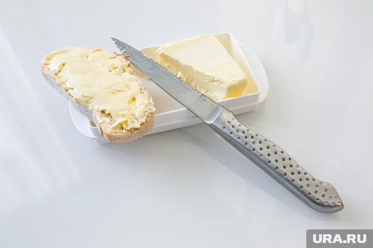 В поддельных масле и сыре молочный жир меняют на растительный и заменяют белок на сою