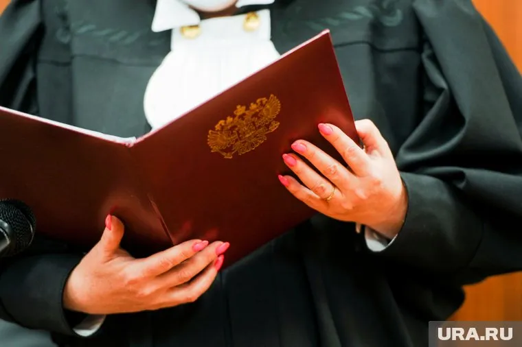 Верховный суд запретил взимать алименты в счет долга