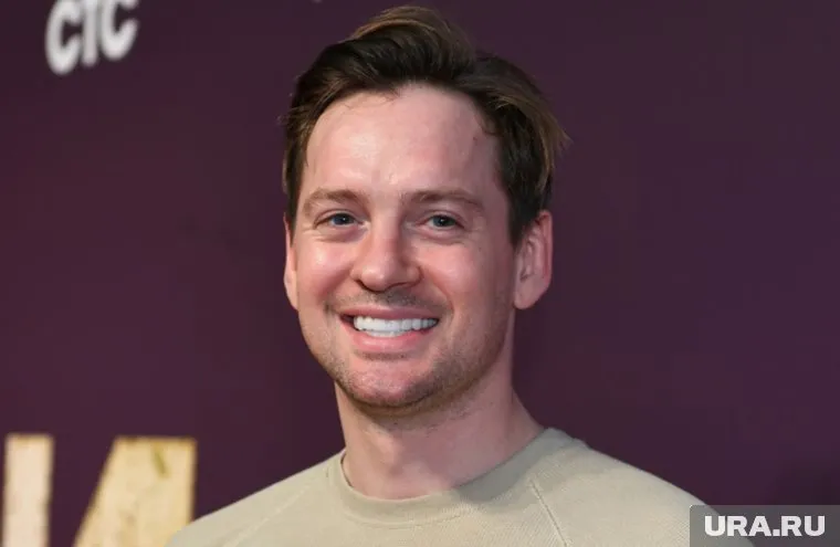 В фильмографии Александра Соколовского уже более 70 проектов, но звездой его сделала «Молодежка»