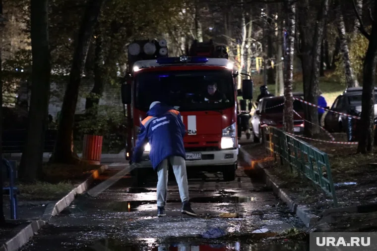 В тушении пожара участвуют 30 спасателей (архивное фото)