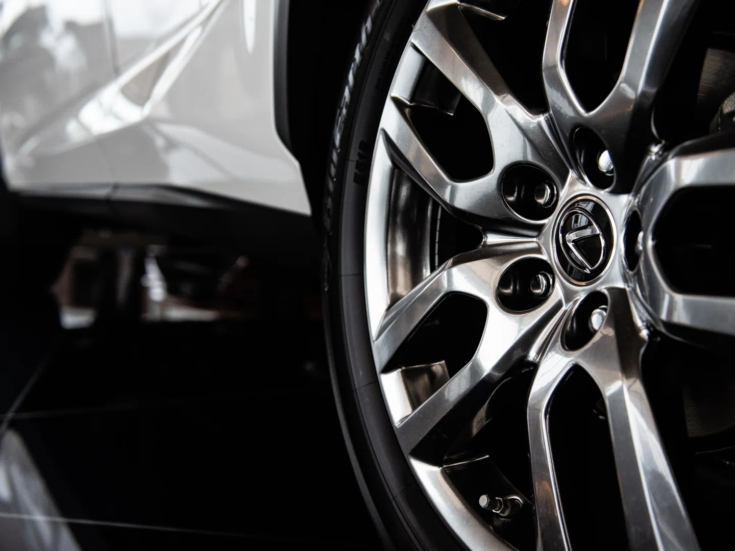 Умер экс-ведущий шоу Top Gear Уилсон: его творческий путь