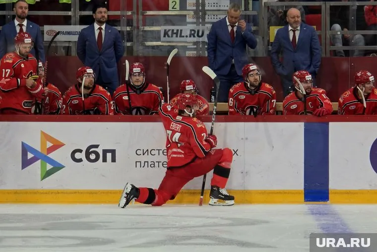 ХК «Автомобилист» не может забить во второй игре подряд (архивное фото)