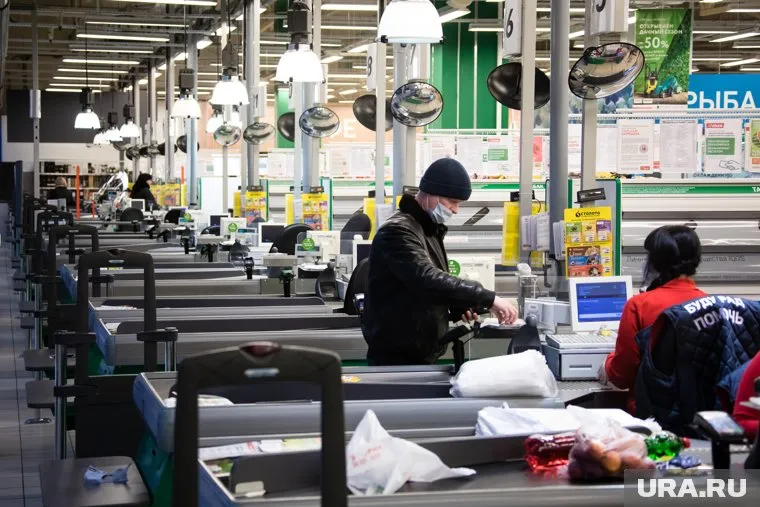 Сергей Миронов предложил помогать россиянам деньгами на продукты