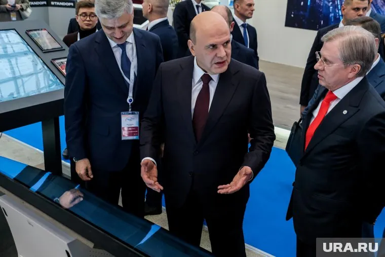 Михаил Мишустин на конференции ЦИПР посетил стенд корпорации «Уралхим»