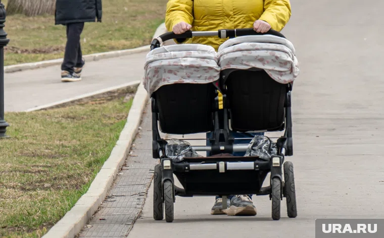 Женщина сказала в ЗАГСе, что родила детей дома 
