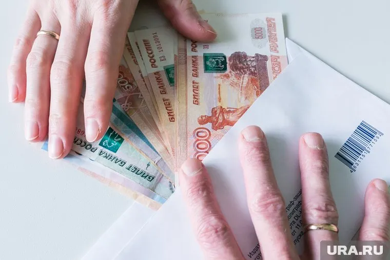 Врачей-инфекционистов задержали по подозрению во взятке и продаже препаратов