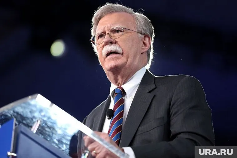 Украину не ждет ничего хорошего из-за нерешительности президента США, заявил Джон Болтон