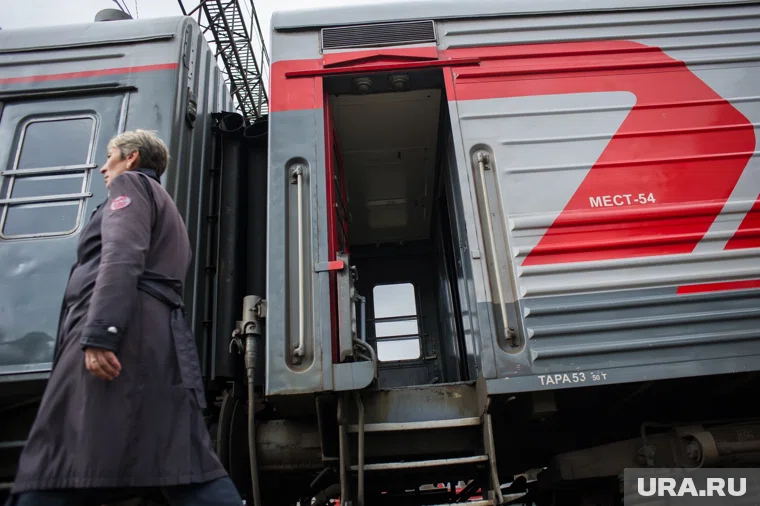 Задерживаются поезда, следующие в Москву, Санкт-Петербург, Кисловодск, Адлер, Белгород, Анапу и Курск