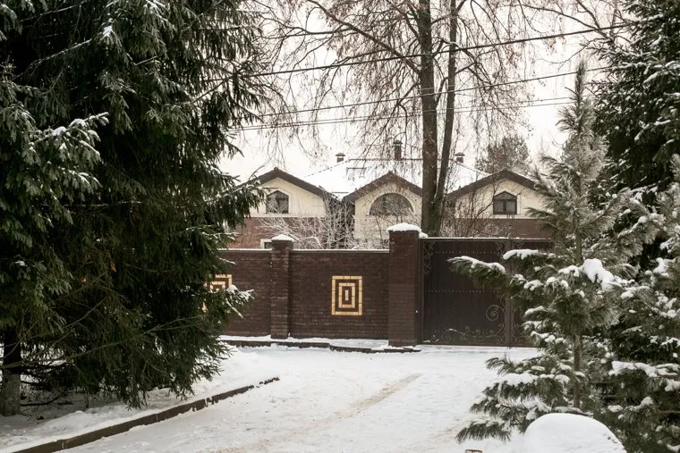 Дом 65 на улице Школьной в поселении Иславское Одинцовского района Московской области. Московская область, школьная улица 65