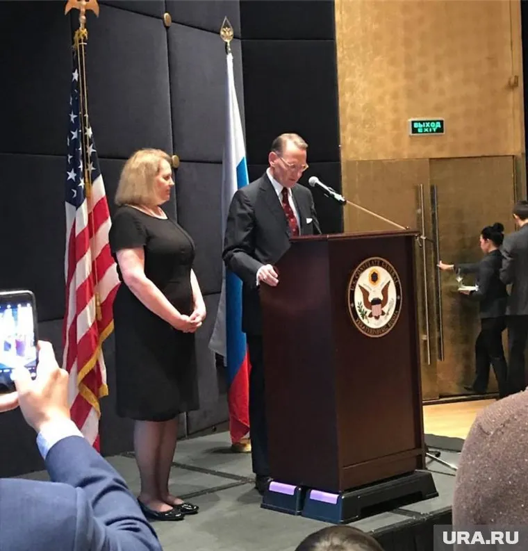 Генконсул США Пол Картер принимал общественность Екатеринбурга вместе со своей супругой