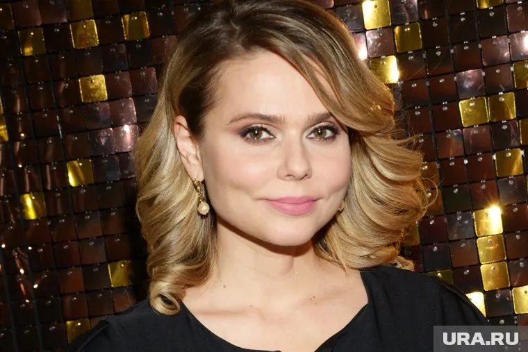 Главной звезде "Блестящих" Ксении Новиковой исполняется 45 лет