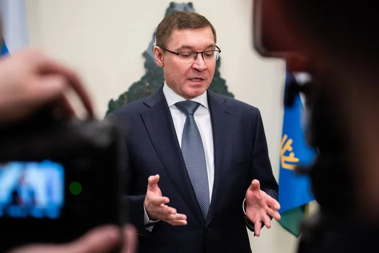 Пресс-подход Владимира Якушева после заседания совета при полномочном представителе Президента России в УрФО. Екатеринбург