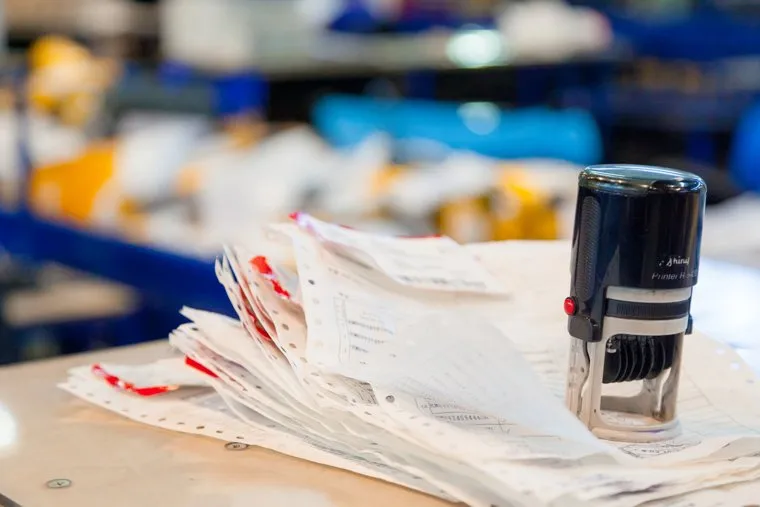 Почтовый терминал на территории ОАО «Аэропорт Кольцово». Екатеринбург, печать, документы, накладные