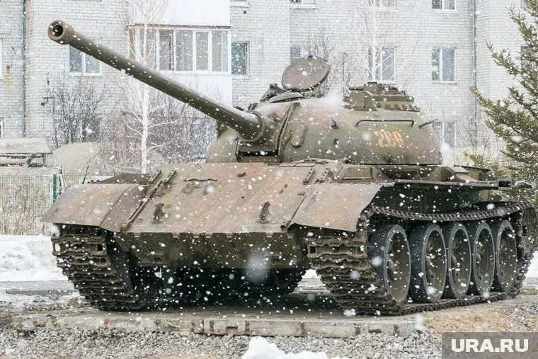Танк Т-54 тюменские ветераны выкупили у предпринимателя из Кургана