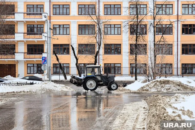 Уборка снега, Мотовилихинский район. Пермь