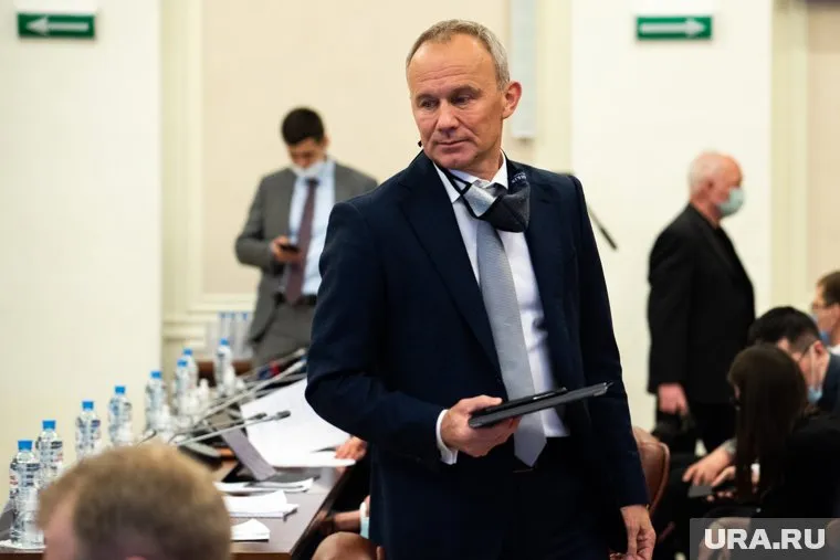 Говорят, Олег Чемезов, хоть и включился в кампанию, напрямую руководить ею не намерен, поскольку пока доверяет идеологам мэрии