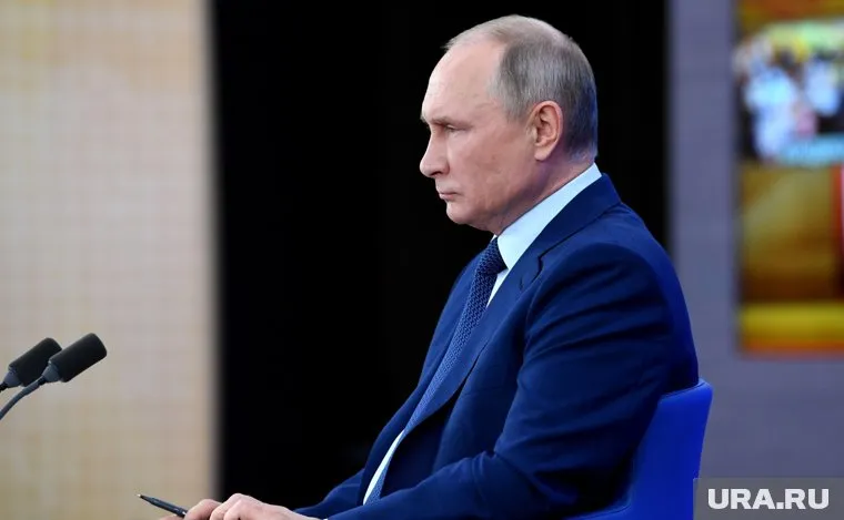 Перед пресс-конференцией СМИ опубликовали несколько расследований об окружении президента