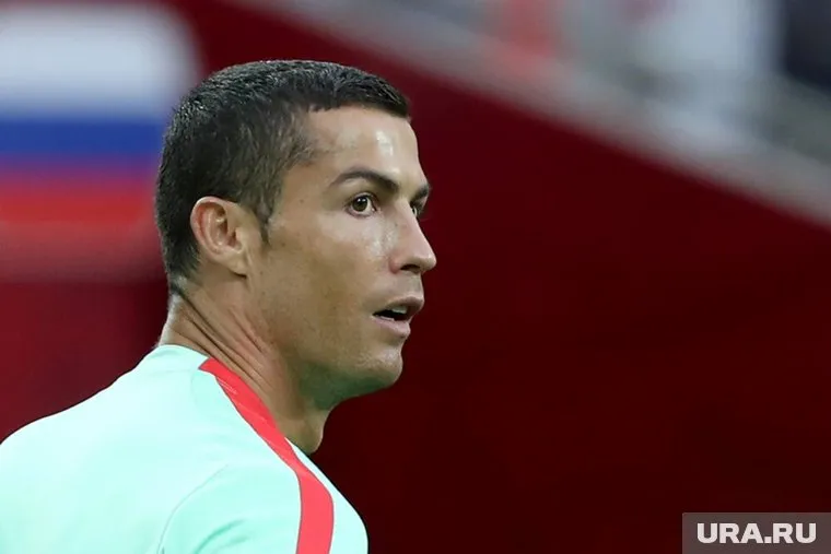 Криштиану Роналду не забил пенальти в матче со Словенией